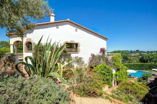 Begur Villa Sleeps 12 Pool Wifi