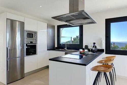 Begur Villa Sleeps 8 Pool Air Con Wifi