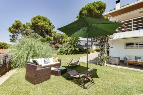 Begur Villa Sleeps 8 Pool Air Con Wifi
