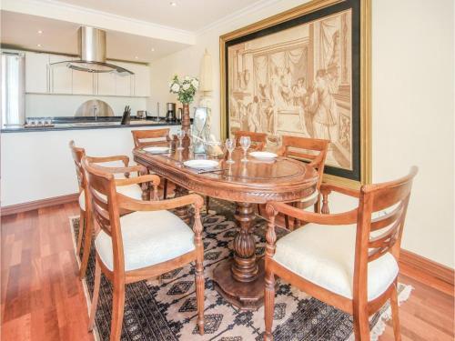 Two-bedroom Apartment In Benalmadena