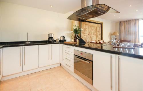 Two-bedroom Apartment In Benalmadena