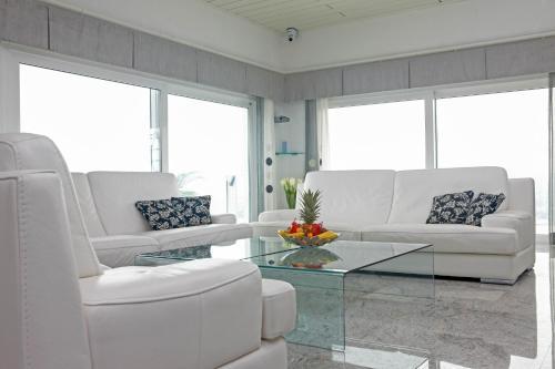 Benitachell Villa Sleeps 6 Pool Air Con Wifi