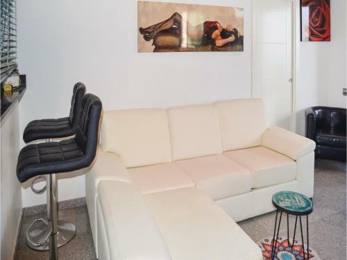 Three-bedroom Apartment In Blanes