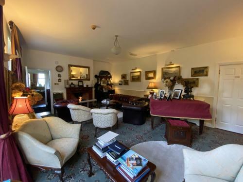Hostal The Coach House