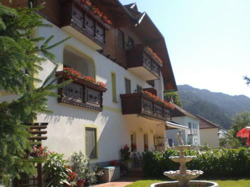 Hostal Gasthof Pension Lamprecht