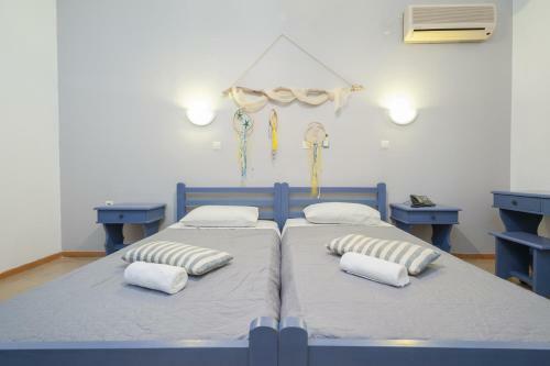 Hotel To Kyma