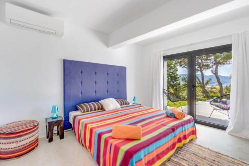 Cala Bassa Villa Sleeps 12 Pool Air Con Wifi