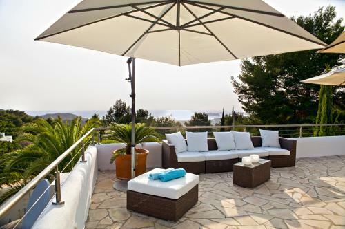 Cala Bassa Villa Sleeps 10 Pool Air Con Wifi