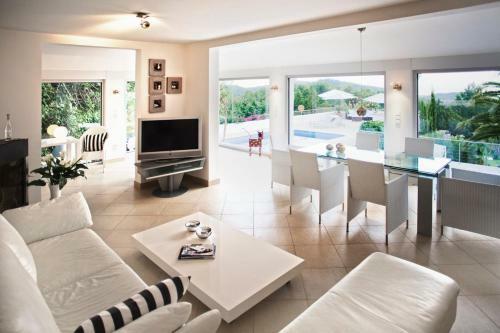 Cala Bassa Villa Sleeps 10 Pool Air Con Wifi