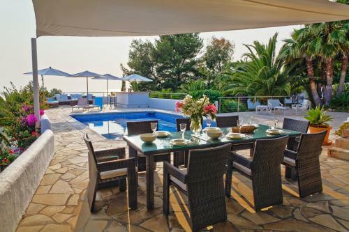 Cala Bassa Villa Sleeps 10 Pool Air Con Wifi