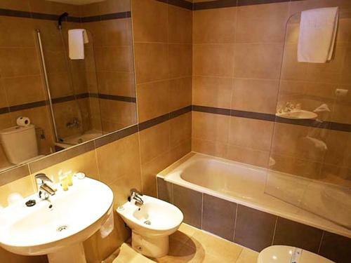 Apartamentos Esmeralda Suites