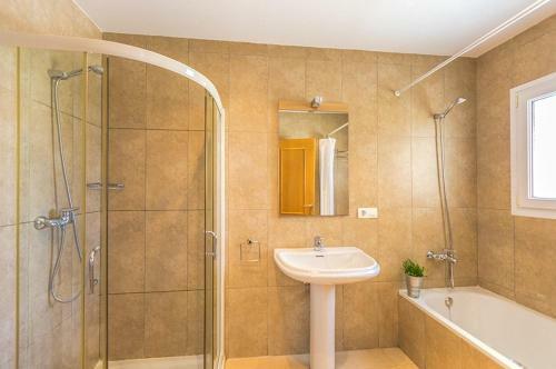 Calpe Villa Sleeps 10 Pool Air Con Wifi
