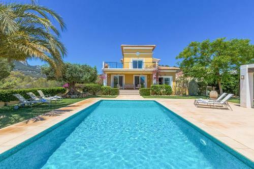 Calpe Villa Sleeps 10 Pool Air Con Wifi