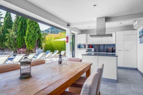 Calpe Villa Sleeps 8 Pool Air Con Wifi