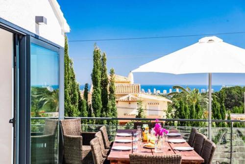 Calpe Villa Sleeps 8 Pool Air Con Wifi