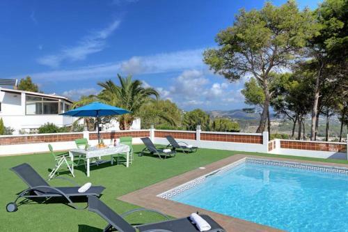 Calpe Villa Sleeps 10 Pool Air Con Wifi