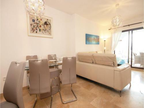 Three-bedroom Apartment In Puerto De La Duquesa
