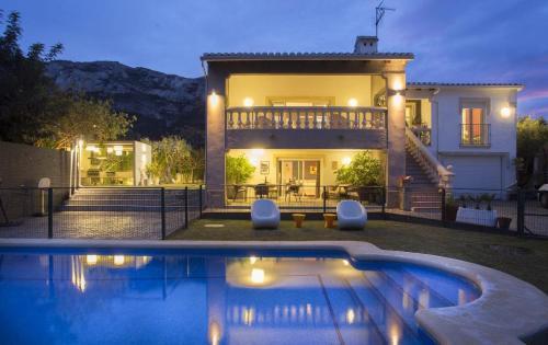 Denia Villa Sleeps 6 Pool Air Con Wifi