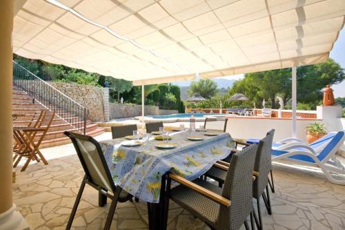Denia Villa Sleeps 8 Pool Air Con Wifi