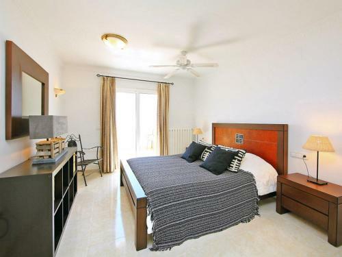 Urbanitzacio Montemar Villa Sleeps 8 Pool