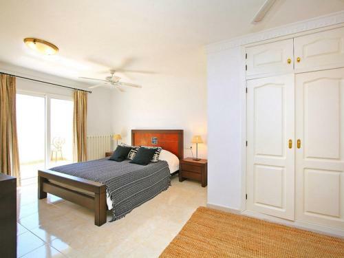 Urbanitzacio Montemar Villa Sleeps 8 Pool