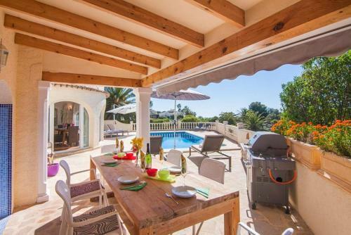 Urbanitzacio Montemar Villa Sleeps 8 Pool Air Con