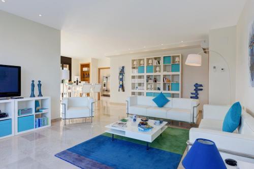 Fornells De La Selva Villa Sleeps 10 Pool Air Con
