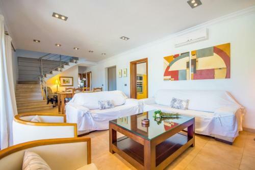 Inca Villa Sleeps 8 Pool Air Con Wifi