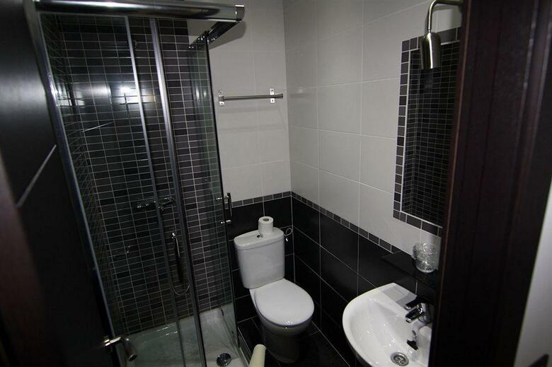 Hostal MH Fuencarral