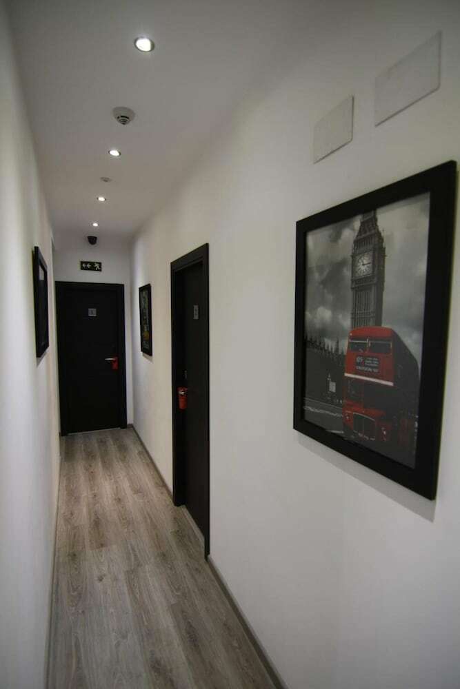 Hostal MH Fuencarral