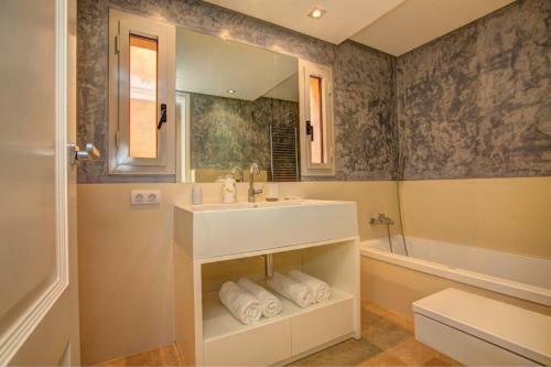 Llafranc Villa Sleeps 8 Wifi