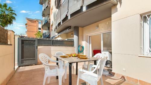 Lloret De Mar Apartment Sleeps 4