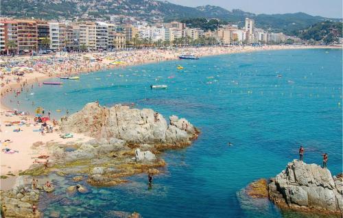 Three-bedroom Holiday Home In Lloret De Mar
