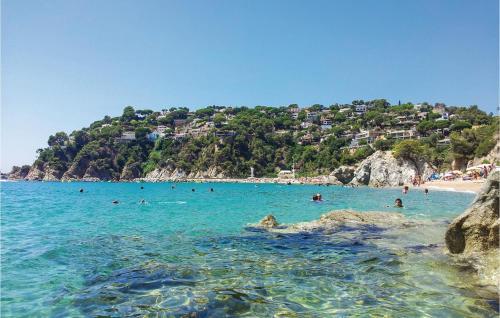 Three-bedroom Holiday Home In Lloret De Mar