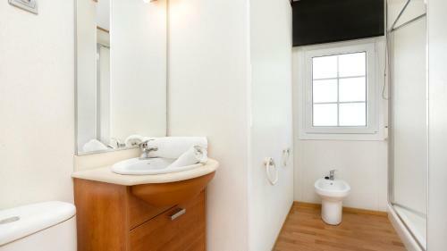 Lloret De Mar Villa Sleeps 6