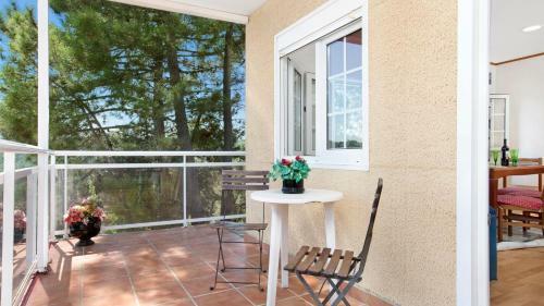 Lloret De Mar Villa Sleeps 6