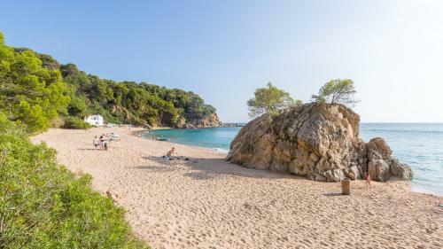 Lloret De Mar Villa Sleeps 8