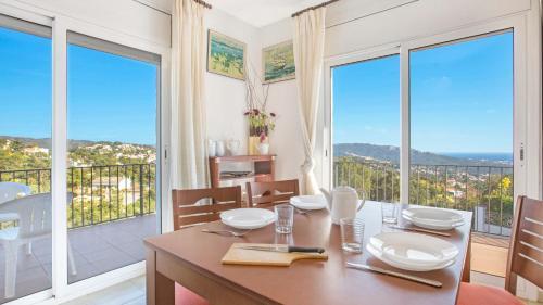 Lloret De Mar Villa Sleeps 7