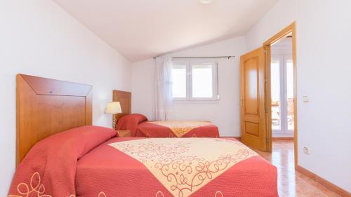 Lloret De Mar Villa Sleeps 10