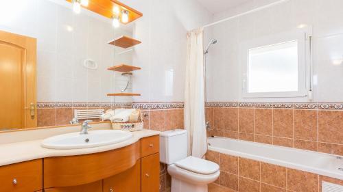 Lloret De Mar Villa Sleeps 10