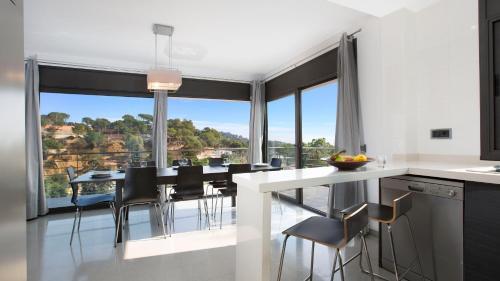 Lloret De Mar Villa Sleeps 8
