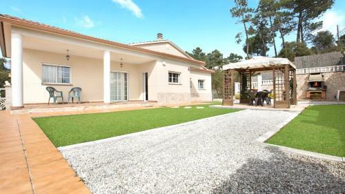 Lloret De Mar Villa Sleeps 8