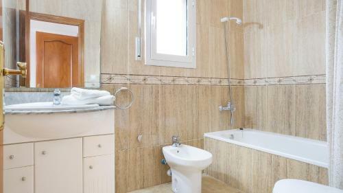 Lloret De Mar Villa Sleeps 8