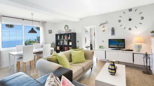 Lloret De Mar Villa Sleeps 10
