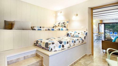 Lloret De Mar Villa Sleeps 10