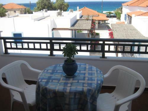 Hostal Maravelias House