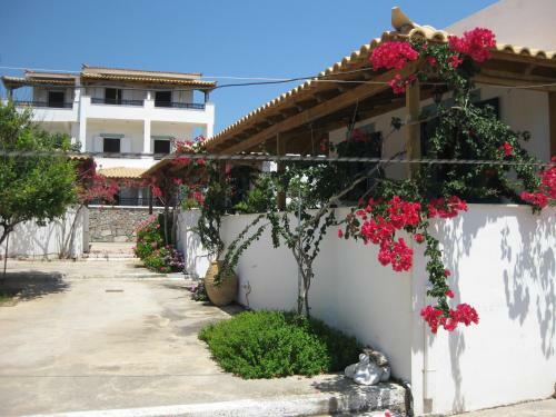 Hostal Maravelias House