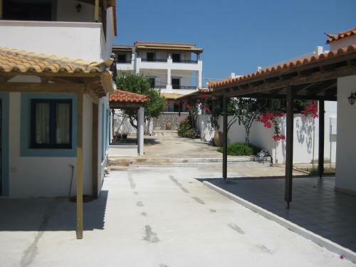 Hostal Maravelias House