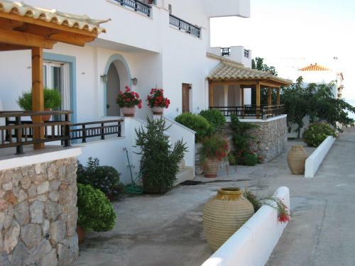Hostal Maravelias House
