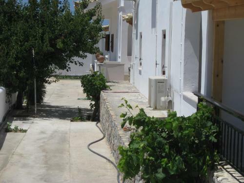 Hostal Maravelias House